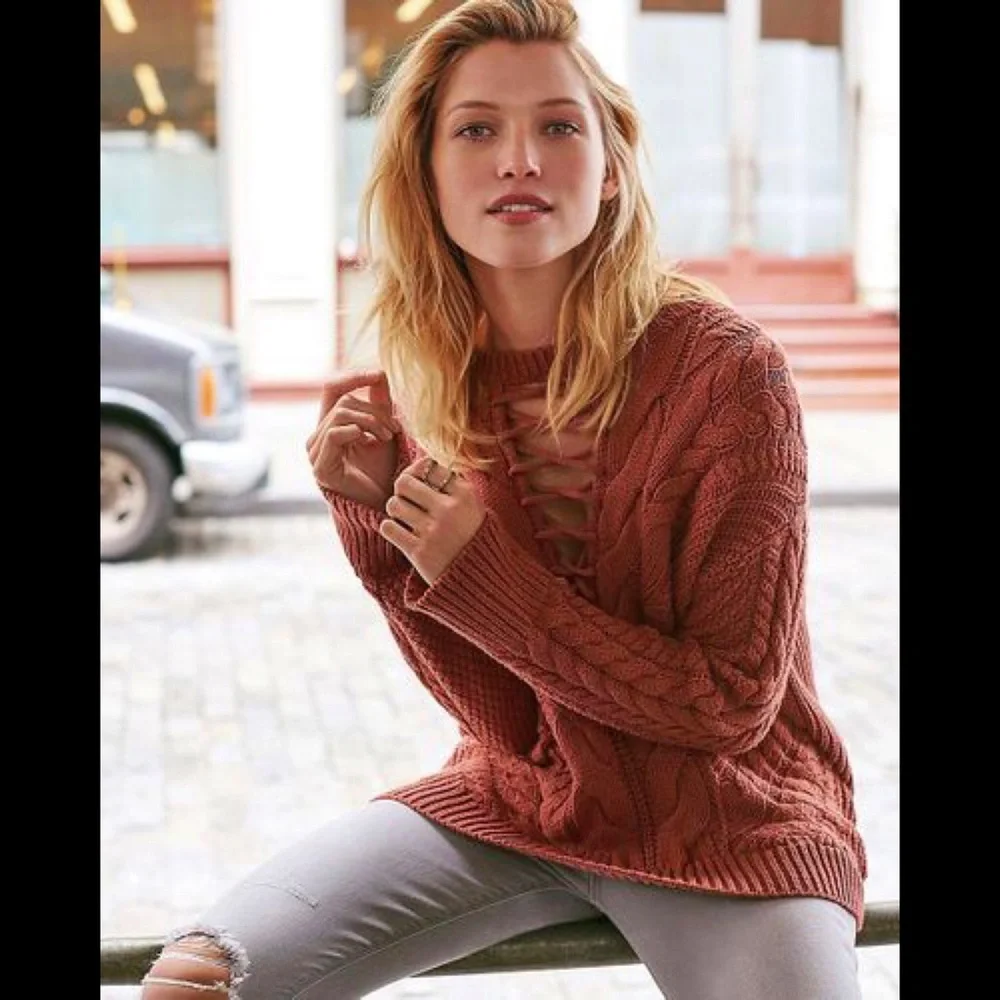 Express Sweater - Picture 3 of 5